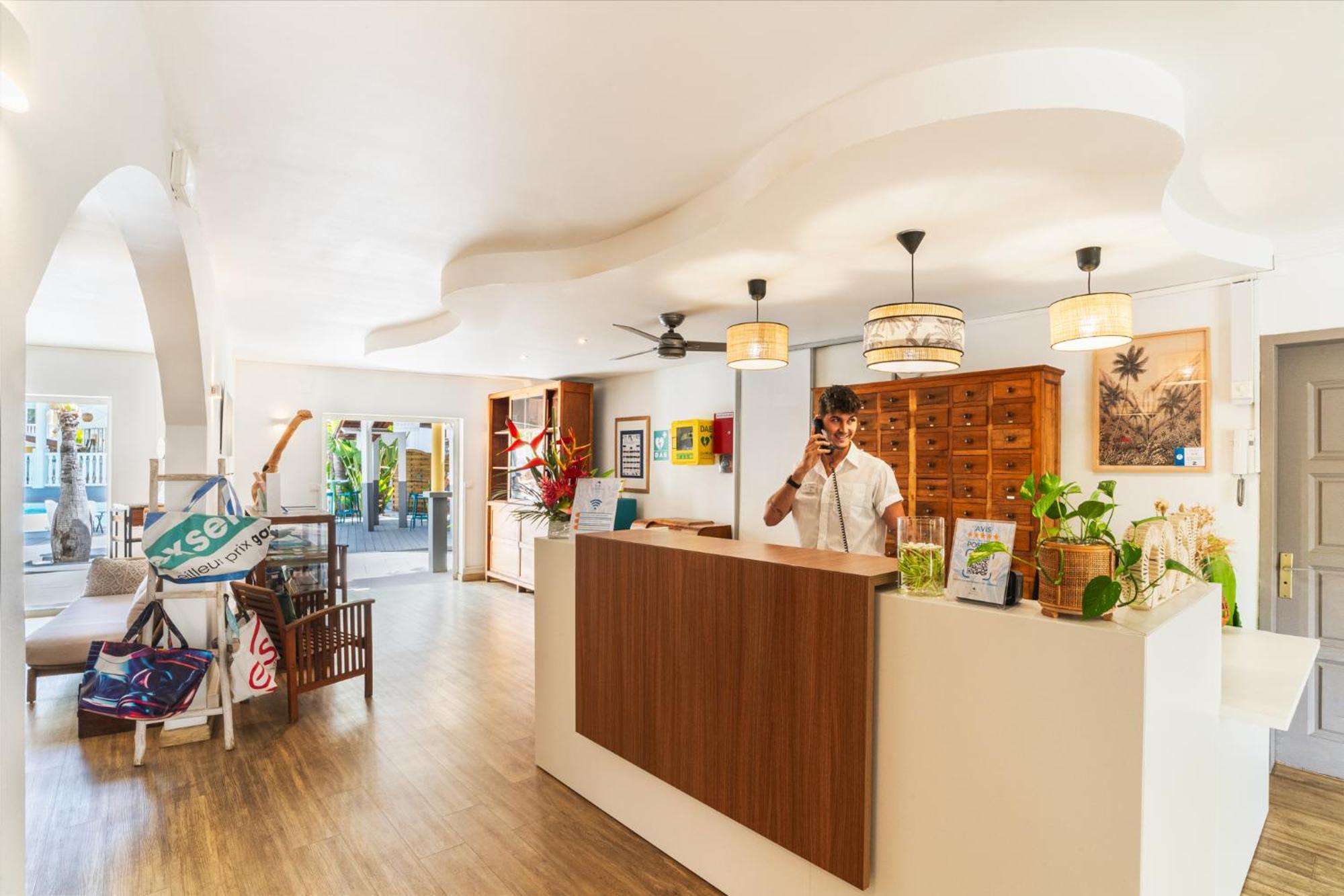 Hotel Exsel Ermitage サンジルレバン エクステリア 写真